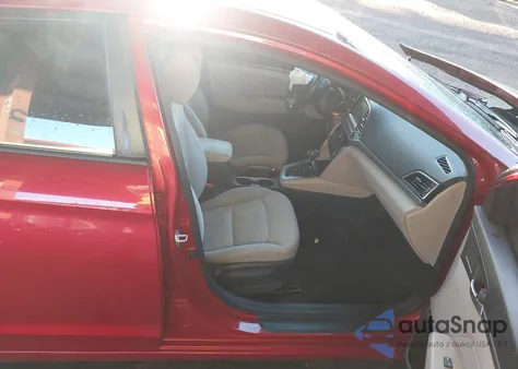 2017 Hyundai Elantra Se z USA, uszkodzony, nr VIN 5NPD84LF9HH022854